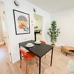 Cozy 1Bed In Downtown 3Min To Metro Free Parking