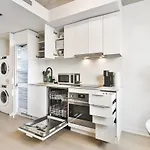 Perfect Location In City - Must Stay