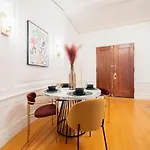 Historical Condo In Montreal - La Marie Antoinette