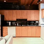 Large 3 Bed 2 Bath For 8 In Center Of Golden Square Mile - Stanley House
