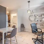 Beautiful 2Bedroom Near Downtown