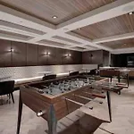 Mind Blowing City View - 2 Beds - Pool & Spa - Downtown Montreal