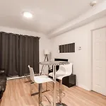 One Room Apartment 10 Min From Downtown In The Heart Of Plateau Mont Royal-106
