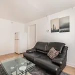 Cozy One Bedroom Apartment Heart Of Downtown-329