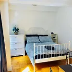 Stylish Montreal Apartment: Comfortable Stay In The Golden Square Mile