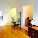 Stylish Montreal Apartment: Comfortable Stay In The Golden Square Mile