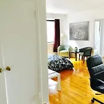 Stylish Montreal Apartment: Comfortable Stay In The Golden Square Mile