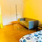 Stylish Montreal Apartment: Comfortable Stay In The Golden Square Mile