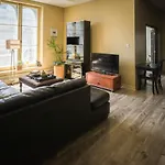 Le 402
