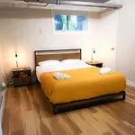 Cozy Apartment In Ahuntsic With Free Parking And Near Metro Station