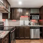 Cozy 2 Bedroom Apartment - 1902