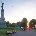 Location - Beautiful 3 Bedroom - Walkscore 100