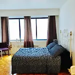 Stylish Montreal Apartment: Comfortable Stay In The Golden Square Mile