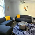 Spacieux Appartement De 3 Chambres Downtown