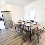 4-Bed Gem In Little Italy, 5Min From Beaubien
