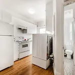 One Bedroom Apartment Near Frontenac Metro 2159-05