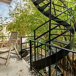 Spacious 3 Bedroom Apartment - 572