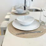Gorgeous Renovated 3 Bedr Downtown 2Mins To Metro!