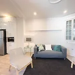 Stunning 3 Bedr ~ 2Min Walk To Metro Villa Maria