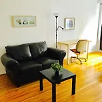 Stylish Montreal Apartment: Comfortable Stay In The Golden Square Mile