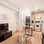 One Bedroom Apartment 10 Min From Downtown - 106