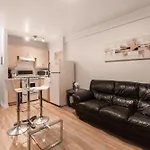 One Bedroom Apartment 10 Min From Downtown - 106