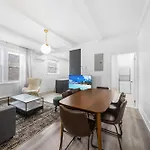 Modern And Cozy 4 Bedrooms Sleep 12
