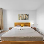 Modern And Cozy 4 Bedrooms Sleep 12