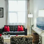 Hresidences Modern Montreal Apt On Ontario Street