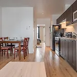 5-Star Prime Location - Bright Condo