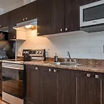 5-Star Prime Location - Bright Condo