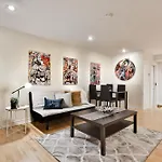 Free Parking - Full Apartment - 5 Min Walk To Metro - Central Location