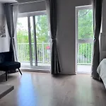 1 Min To Metro, New Condo, Lovely Cozy Studio