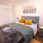 Luxueux - Deco Moderne, Rosemont
