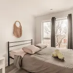 Cozy 2 Bedroom Apartment On 2 Floors - 1107