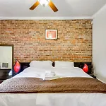 Cozy Montreal Suites In Prime Location
