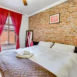 Cozy Montreal Suites In Prime Location