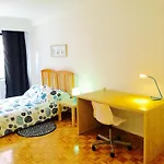Stylish Montreal Apartment: Comfortable Stay In The Golden Square Mile