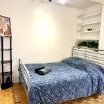 Affordable Cuttie 4 Persons 2 Beds In Downtown