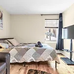 Beautiful 3-Bedrooms In Heart Of Plateau Mont-Royal
