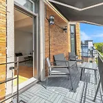 Eat, Explore & Enjoy Downtown Montreal At This Sleek City Escape Located In Plateau Mont-Royal - Apt 4