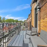 Eat, Explore & Enjoy Downtown Montreal At This Sleek City Escape Located In Plateau Mont-Royal - Apt 4