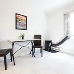 North House - Rue Drolet 2-Bedroom Apartment
