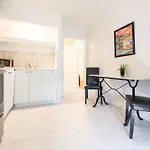North House - Rue Drolet 2-Bedroom Apartment