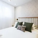 Serene And Styled Little Italy Studio Full Bath By Den Stays