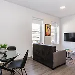 Wonderful New Studio Close To Mount Royal By Den Stays