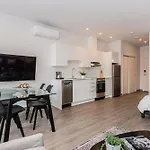 Modern And New Studio In The Heart Of The City By Den Stays