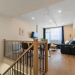 2Br Downtown Suite With Balcony