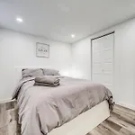 Ndg Spacious 4-Br Apartment In The Heart Of Montreal
