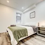 Ndg Spacious 4-Br Apartment In The Heart Of Montreal